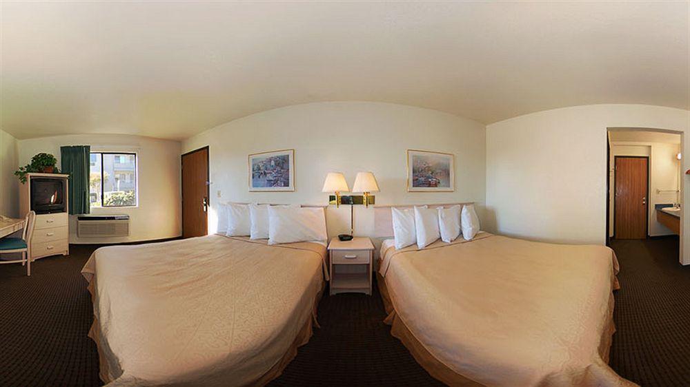 Country Inn & Suites By Radisson, Monterey Beachfront-Marina, Ca Exterior foto
